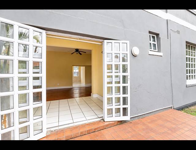 2 BEDROOM APARTMENT FOR SALE IN GLENWOOD